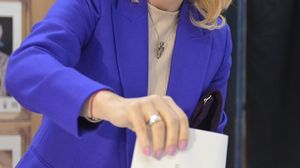Gabriela Firea masca
