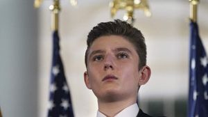 Barron Trump, fiul președintelui SUA, are COVID