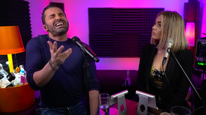 Pepe, interpretând live piesa „Aș vrea să te iert”