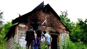 Doi adolescenți l-au ars de viu pe un tânăr