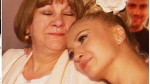 La un an de la moartea mamei sale, Lora face declarații dureroase: "Nu am să uit niciodată..."