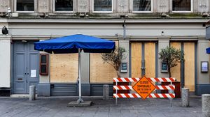 Decizie de ultimă oră! Orașul care intră în scenariul roșu! Restaurantele și teatrele se închid