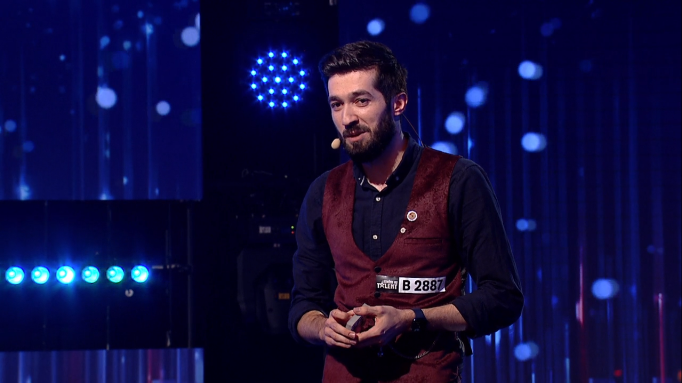 Sylar, mentalistul care l-a folosit pe Smiley drept asistent la Românii au Talent, sezonul 11.