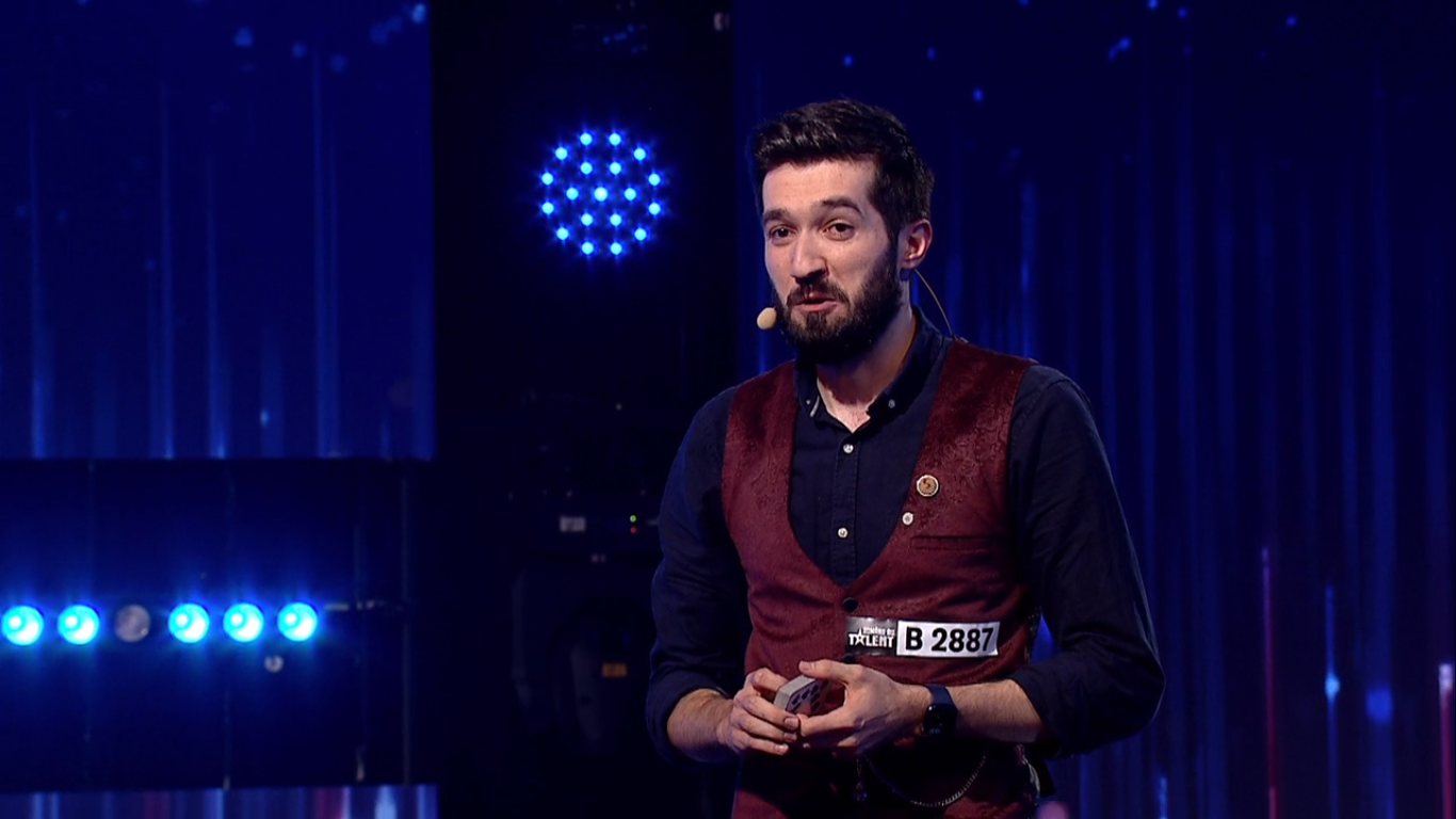 Sylar, mentalistul care l-a folosit pe Smiley drept asistent la Românii au Talent, sezonul 11.