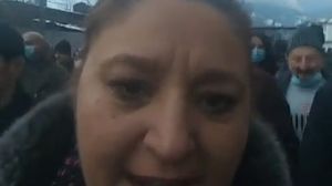 Diana Șoșoacă s-a alăturat grevei minerilor din Valea Jiului! Fosta senatoarea AUR a vrut să intre în mină: "România, în stradă!"