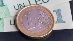 Curs BNR, 3 martie. Euro a atins o nouă valoare istorică! Cum suntem afectați de această majorare