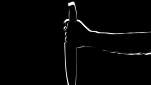 Un bărbat din Botoșani a fost înjunghiat de soție, după ce ar fi acuzat-o că nu știe să facă sarmale