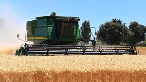 Două tinere au fost ucise de un utilaj agricol  