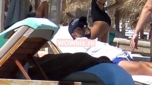 Horia Brenciu îmbrăcat la plajă