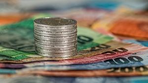 Curs valutar BNR, joi, 4 noiembrie 2021. Cotațiile pentru pricipalele monede: Euro, Dolar, Lira sterlină şi Francul elveţian
