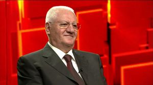 Dumitru Dragomir a fost invitat în emisiunea "40 de întrebări cu Denise Rifai" și a povestit cum a decurs una dintre întâlnirile cu Nicolae Ceaușescu. Deși scopul pentru care fusese chemat la casa din Scornicești fusese altul, Ceaușescu l-a pus să-i spună
