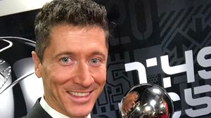 Robert Lewandowski i-a „luat fața” lui Lionel Messi pentru titlul de Fotbalistul Anului 2021