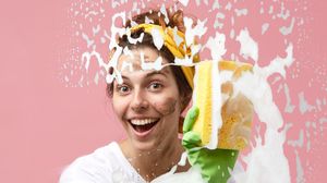 Paște 2022. Cum să cureţi geamurile corect pentru curăţenia de Paşte