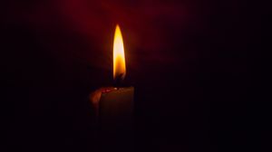 Cum ajunge Lumina Sfanta in Romania