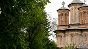 5 mănăstiri frumoase de lângă București pe care trebuie să le vizitezi
