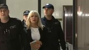 Elena Udrea a găsit rezolvarea tuturor blondelor! Cum a reușit fostul ministru să-și acopere rădăcinile crescute, după 2 luni de arest în Bulgaria | EXCLUSIV