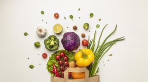 Tichete sociale 2022. În ce magazine pot fi folosite cardurile de 250 de lei pentru alimente de bază