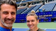 Patrick Mouratoglou și Simona Halep pe terenul de tenis 