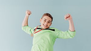 premii pentru elevii romani olimpici