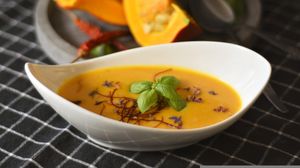 Rețetă supă cremă de dovleac. Care este secretul pentru cea mai aromată supă de toamnă