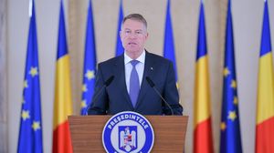 Rudele lui Klaus Iohannis îl dau de gol! Ce nu făcea președintele României pe vremea când era primar la Sibiu: „N-are nicio treabă”