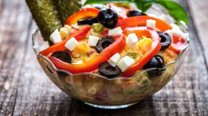 Rețetă salată de boeuf pentru Crăciun 2022. Vezi ingredientele necesare pentru un preparat de nota 10