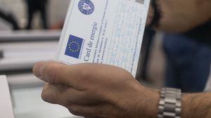 Cine beneficiază de cardurile de energie. Vezi cum se va face distribuirea acestora