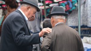 Tichete sociale de Paște 2023. Iată cine beneficiază de 200 de lei din partea primăriei