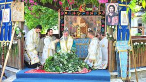 Tradiții în a doua zi de Rusalii 2023. Obiceiuri românești la sărbătoarea Sfintei Treimi