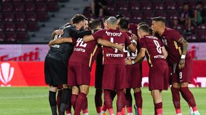 CFR Cluj l-a transferat recent pe tânărul mijlocaș central Luca Mihai