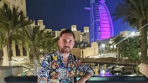 Dinu Maxer, surprins în compania unei brunete misterioase