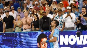 Novak Djokovic și-a rupt tricoul după ce a câștigat finala de la Cincinnati