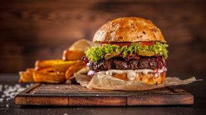 Rețeta specială de burgeri concepută de Chef Cătălin Scărlătescu. Niciodată nu vei mai dori să încerci altceva