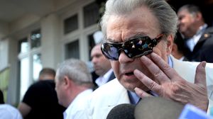 Cine a fost Corneliu Vadim Tudor? Biografie: studii, carieră, familie. Află totul despre cel mai influent politician extremist din România