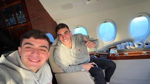 Pedri alături de Ferran Torres