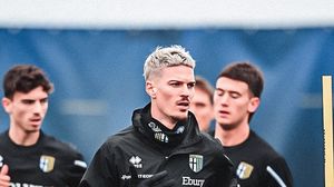 Dennis Man a fost în atenția lui Jose Mourinh, dar transferul a picat! Detalii oferite de impresarul Giovanni Becali