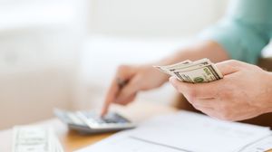 Cele mai bune strategii pentru economisirea banilor și investiții inteligente