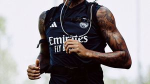 Fundașul a bătut palma cu Real Madrid! Clauză de un miliard de euro pentru apărătorul „galacticilor”