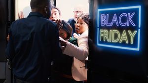 Magazine online vs. Magazine fizice de Black Friday 2023