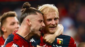 Genoa cere 30 de milioane de euro în schimbul lui Radu Drăgușin! AC Milan a intrat pe fir
