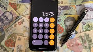 calculator, bancnote