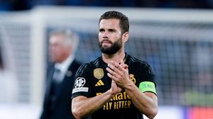 Nacho Fernandez purtând banderola de căpitan a celor de la Real Madrid