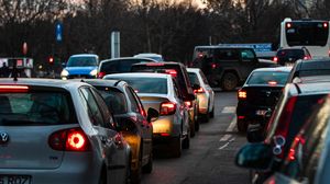 Mașini în trafic, București