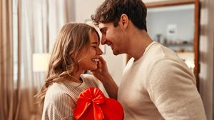 cuplu îndrăgostit, complimente frumoase pentru fete 