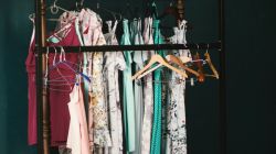 Cum să îți creezi ținuta perfectă în această primăvară? Culorile și piesele vestimentare cu care sigur nu vei da greș