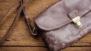 geantă din piele, curatarea gentilor de piele, cum se scoate mirosul de mucegai din piele 