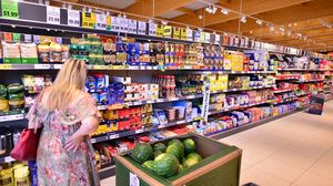 rafturi supermarketuri, interior magazin