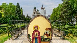 Sfânta Parascheva, colaj, catedrala din iasi