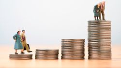 La ce vârstă pot ieși la pensie femeile din România. Stagiul complet de cotizare este de 35 de ani!