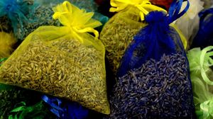 De ce nu este bine să pui săculeți cu lavandă neuscată printre haine